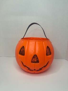 AJ Renzi Vintage Blow Mold Pumpkin Trick Or Treat Candy Bucket